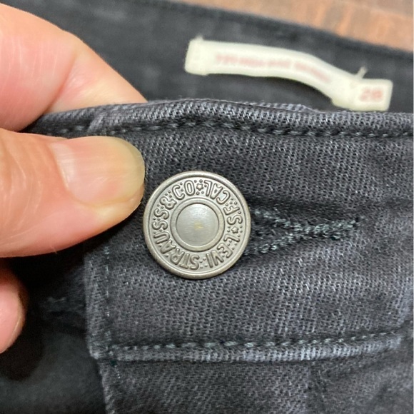 LEVIS 721 High Rise  Skinny Jeans in like new condition size 28 - Picture 14 of 16
